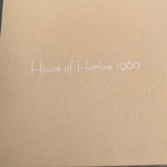 House of Harlow 1960 black faux fur flip top mittens and wristlet in its box - Picture 5 of 5